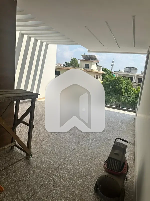 F-10/2 Idea Location 4 Bedroom Fully Renovated, photo 10