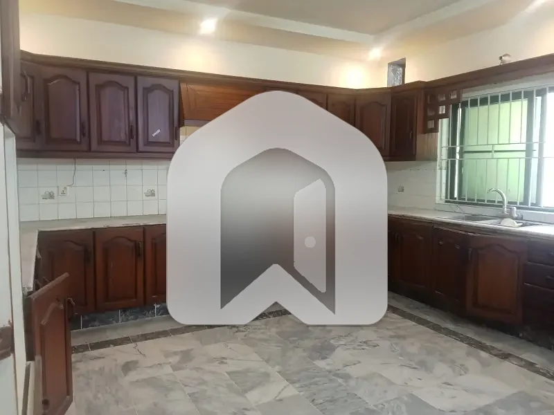 F-11 Upper Portion 3beds DD Tv Lounge Servant Quarter Separate Gate For Rent, photo 15