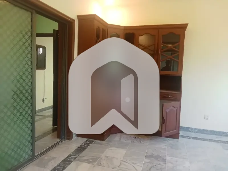F-11 Upper Portion 3beds DD Tv Lounge Servant Quarter Separate Gate For Rent, photo 10