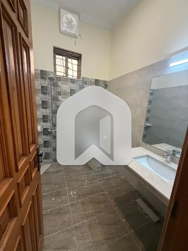 20 Marla Brand New Upper Portion Available Rent G-14, photo 5