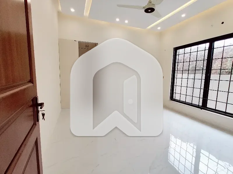 DHA Phase 2 1 Kanal Upper Portion Like Brand New, photo 8