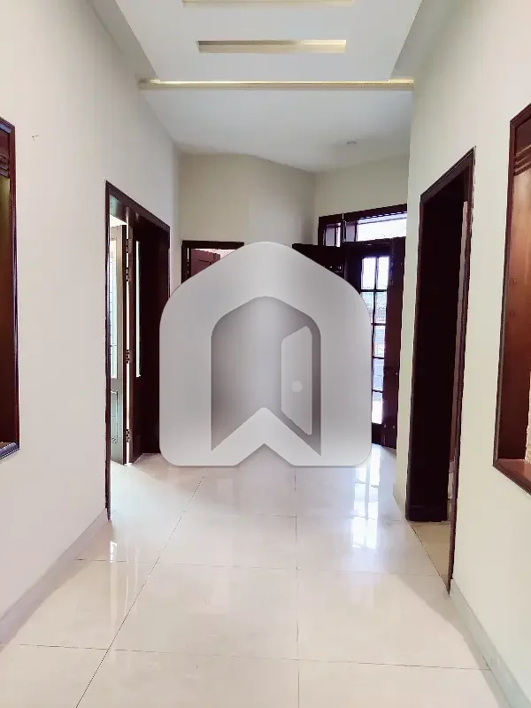 DHA Phase 2 1 Kanal Upper Portion Like Brand New, photo 6