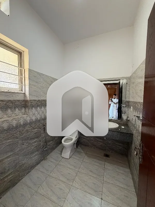 Brand New Condition 14 Marla Upper Portion For Rent In D12 Near To Margala Avenue Interchange D12, photo 15