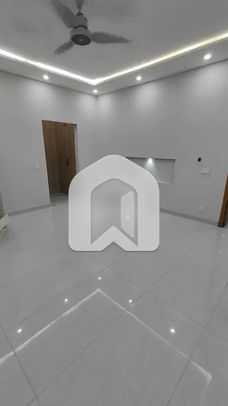 Brand New Condition 14 Marla Upper Portion For Rent In D12 Near To Margala Avenue Interchange D12, photo 9
