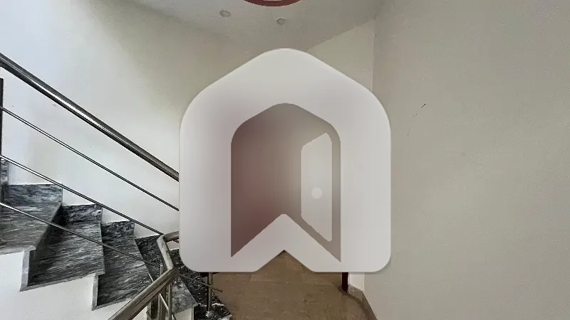 10 Marla Upper Portion For Rent, photo 9