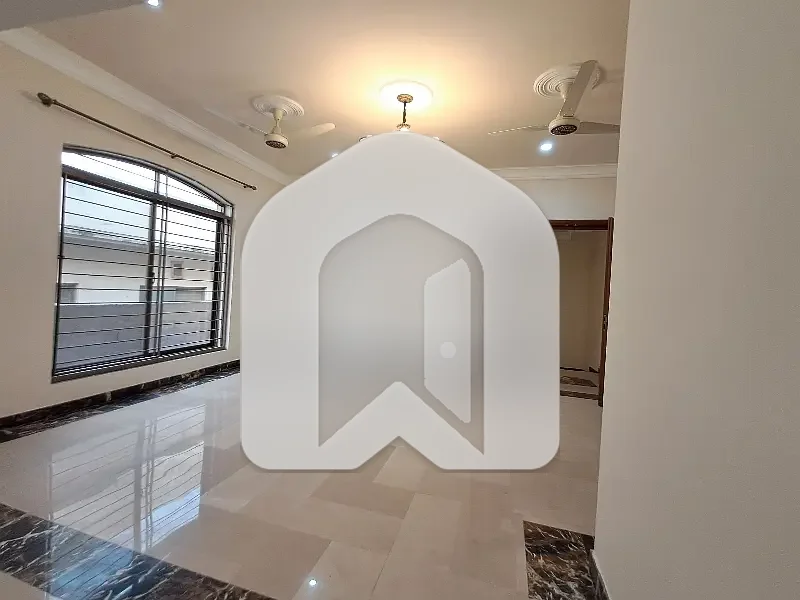 Brand-New Luxury Upper Portion Available for Rent  A beautiful brand-new upper portion featuring premium tile flooring, modern American-inspired design, and high-quality luxury finishes throughout. The property offers spacious rooms, elegant interiors, excellent natural light, and a contemporary layout, making it an ideal choice for a family looking for a comfortable and luxurious home in a prime location., photo 6
