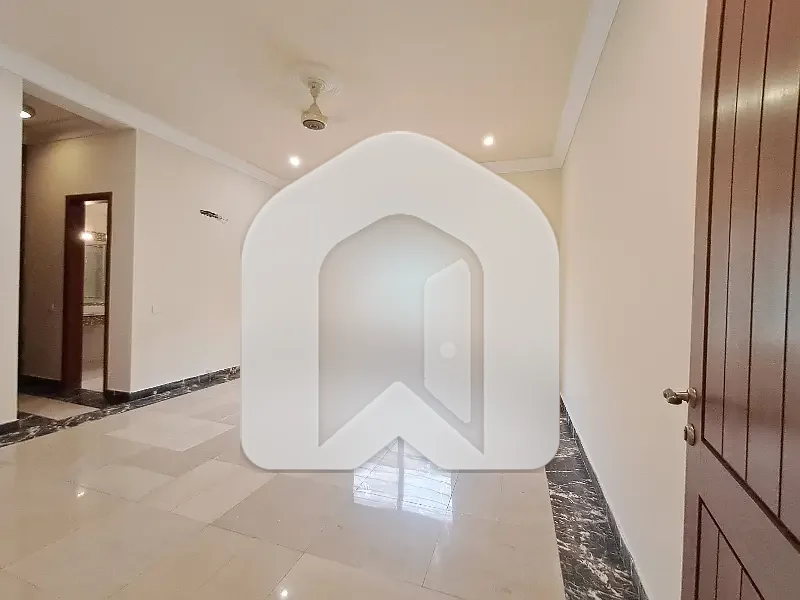 Brand-New Luxury Upper Portion Available for Rent  A beautiful brand-new upper portion featuring premium tile flooring, modern American-inspired design, and high-quality luxury finishes throughout. The property offers spacious rooms, elegant interiors, excellent natural light, and a contemporary layout, making it an ideal choice for a family looking for a comfortable and luxurious home in a prime location., photo 3
