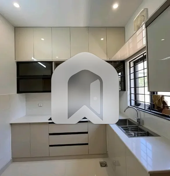 Ideally Located Lower Portion For rent In Top City 1 Available, photo 11