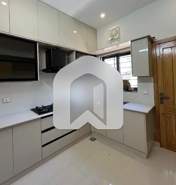 Ideally Located Lower Portion For rent In Top City 1 Available, photo 13