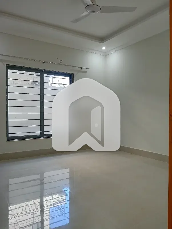 E 11 New Ground Portion For Rent 3 Bedroom 4 bath DD TvL kitchen, photo 5