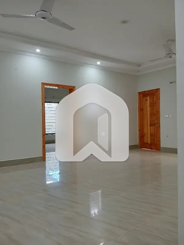 E 11 New Ground Portion For Rent 3 Bedroom 4 bath DD TvL kitchen, photo 3
