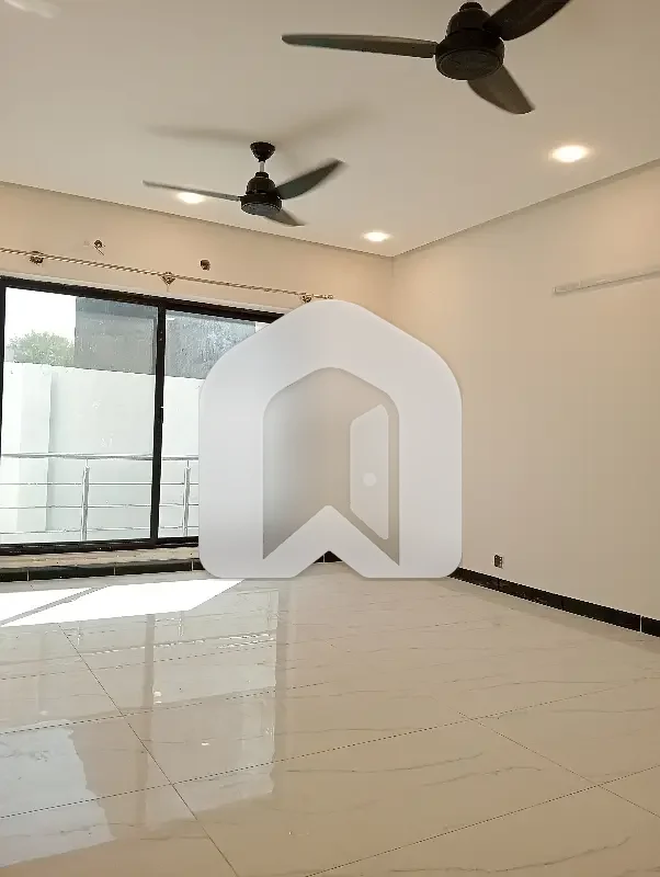 E 11 New Ground Portion For Rent 3 Bedroom 4 bath DD TvL kitchen, photo 8