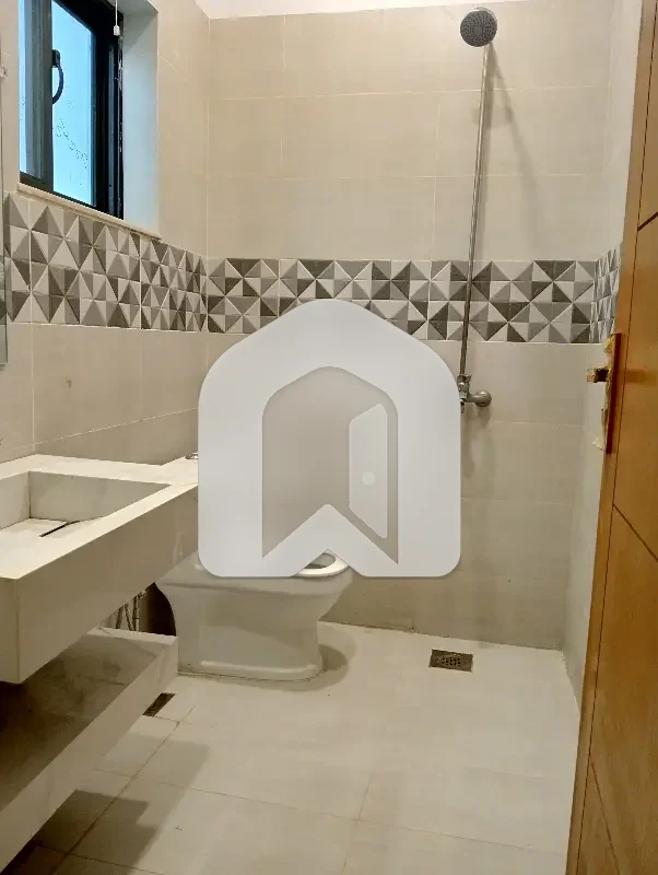 E 11 New Ground Portion For Rent 3 Bedroom 4 bath DD TvL kitchen, photo 9