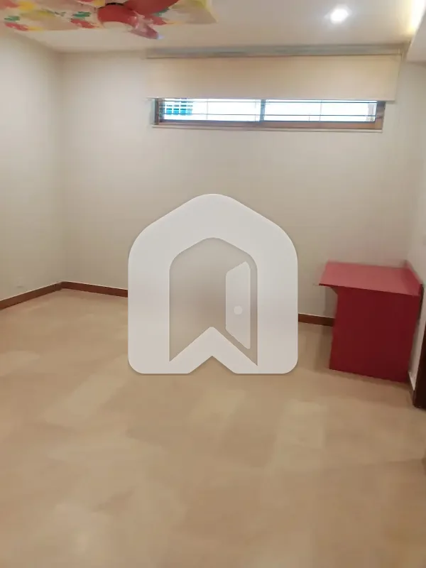 E-11 Main Double Road Out Class Location 14 Marla Open Basement For Rent, photo 12