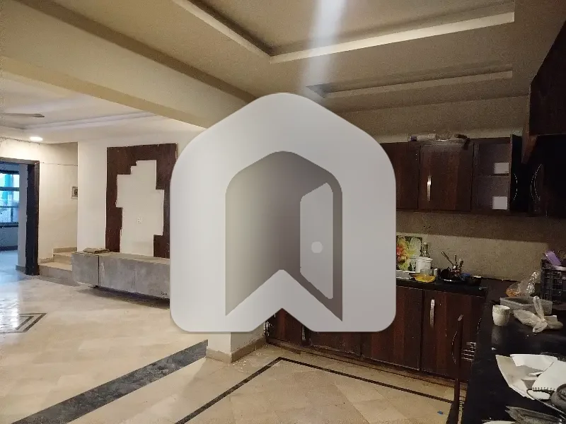 1.5 KANAL LOWER GROUND PORTION AVAILABLE FOR RENT WITH SEPARATE ENTRANCE, photo 5