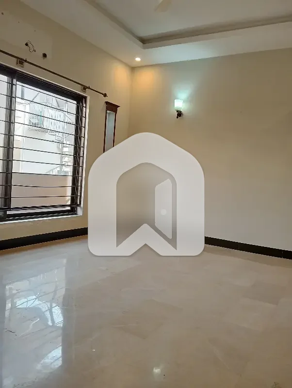 D 12 Ground Floor For Rent on Good Location 2-Bedrooms Drawing TvL kitchen Car Parking, photo 6