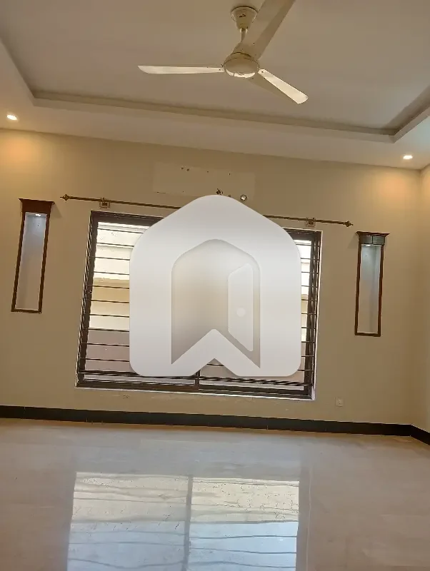 D 12 Ground Floor For Rent on Good Location 2-Bedrooms Drawing TvL kitchen Car Parking, photo 4