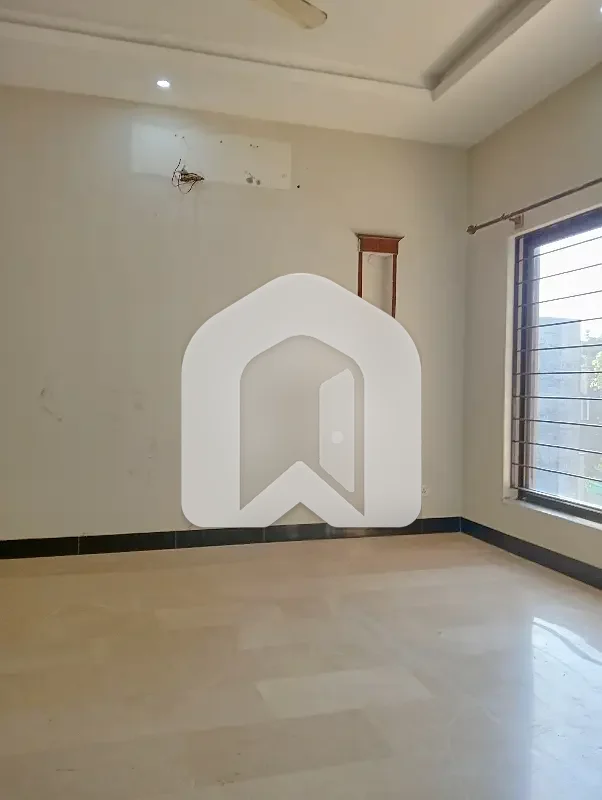 D 12 Ground Floor For Rent on Good Location 2-Bedrooms Drawing TvL kitchen Car Parking, photo 3