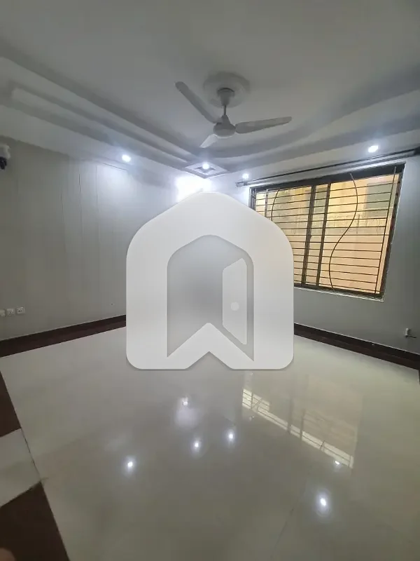 F6 Ground Portion 3bed Available For Rent, photo 3