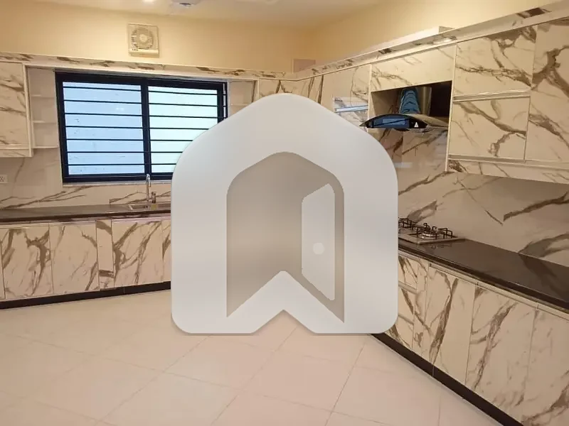 12 Marla Brand New 3 Bed Ground Portion for Rent, photo 4