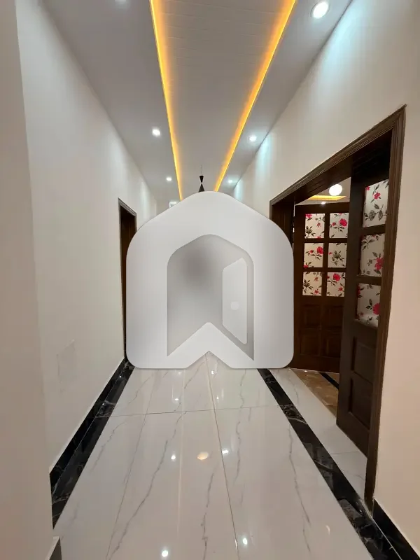 E-11/3 multi 1kanal ground portion 3beds DD tv lounge servant quarter Separate gate for rent, photo 5