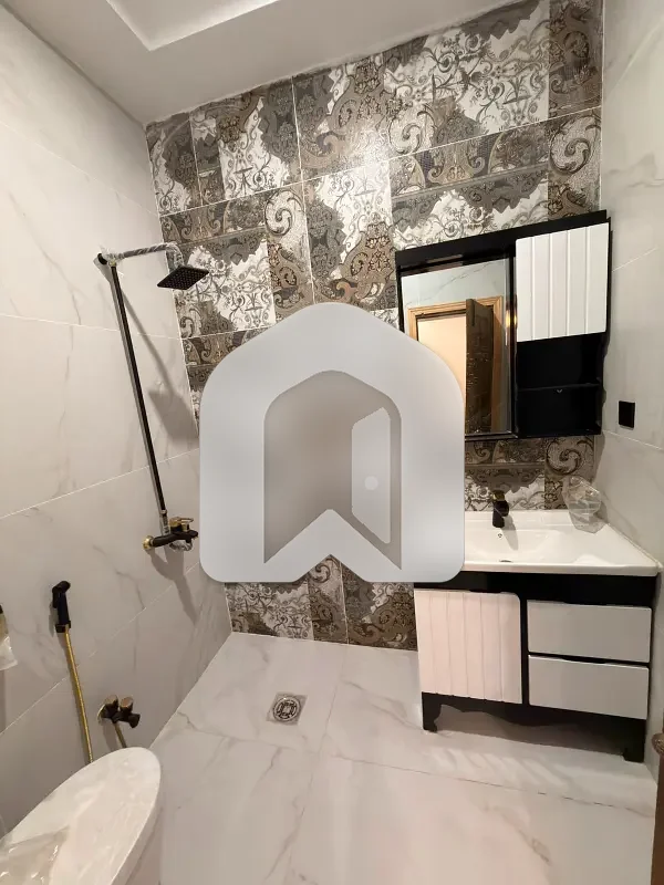 E-11/3 multi 1kanal ground portion 3beds DD tv lounge servant quarter Separate gate for rent, photo 8