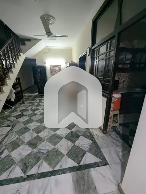 3 bed Open basement with separate entrance, photo 6