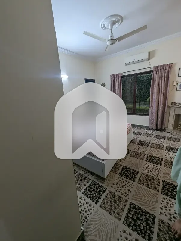 3 bed Open basement with separate entrance, photo 3