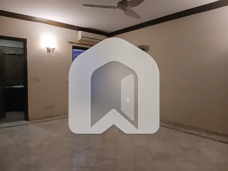 F11 Size 666 Lower Ground Open 2 beds Rent 325000 Real Pic Near Market Masjid, photo 18