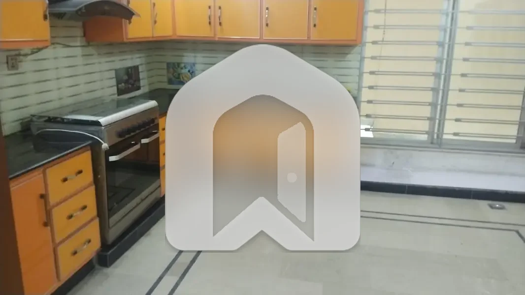 1 Kanal Lower Ground Portion For Rent in G-13/3 - 4 Side Open - Park Facing, photo 11