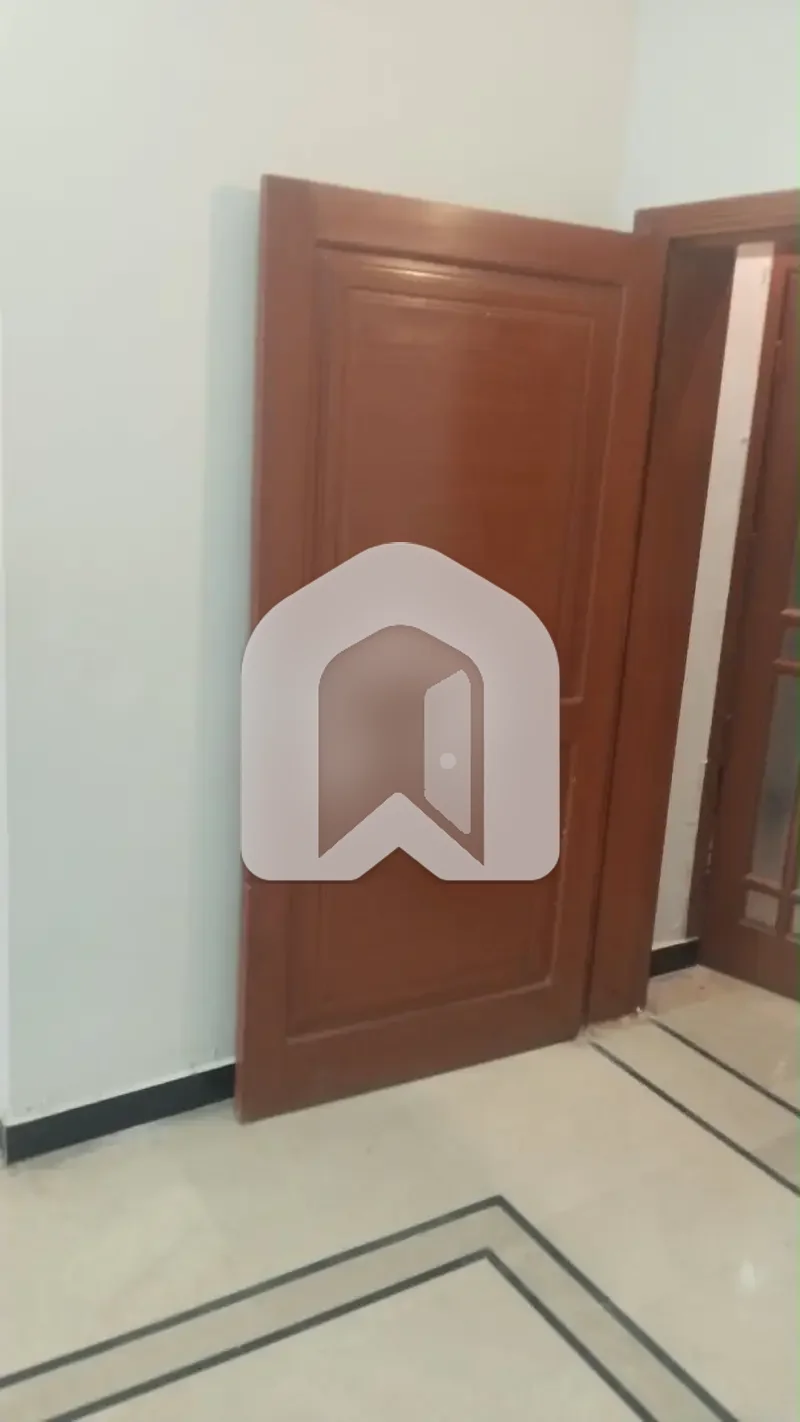 1 Kanal Lower Ground Portion For Rent in G-13/3 - 4 Side Open - Park Facing, photo 10