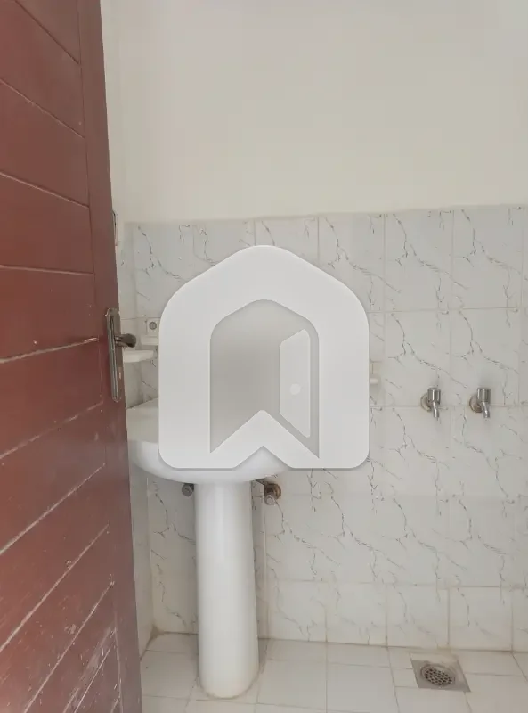 All Utilities Included, Compact Room With Attached Bath & Wi-Fi In Sector E-11/4, Islamabad, photo 7