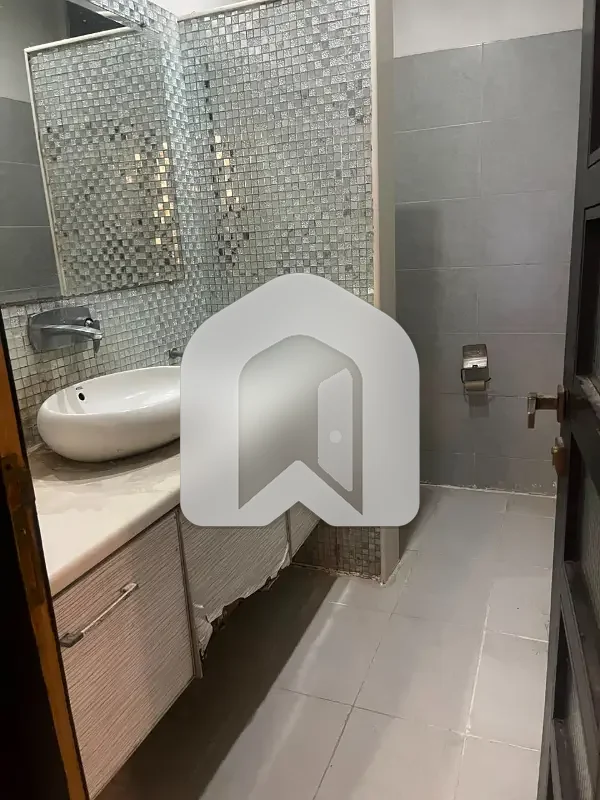 Luxury & Spacious Room for Rent on Double Road E-11/4, Islamabad, photo 6