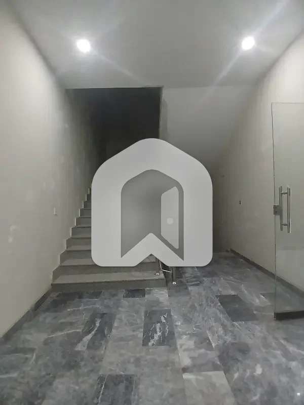 9 Marla Brand New Commercial Hall Available For Rent, photo 4
