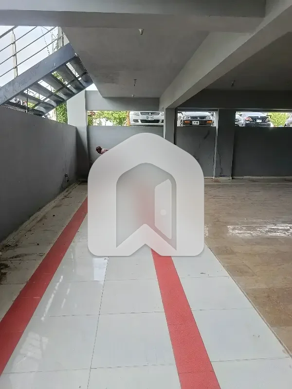 COMMERICAL Hall Shop Availabile For Rent On Main Markaz Road ., photo 2