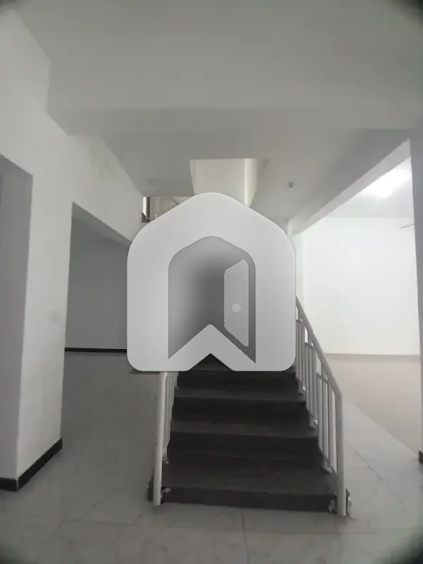 Spacious Lower Ground Commercial Hall For Rent, photo 8