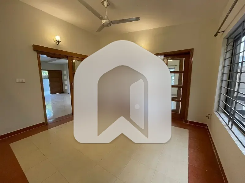 Luxurious House Front Back Garden On Prime Location Available For Rent In Islamabad, photo 27
