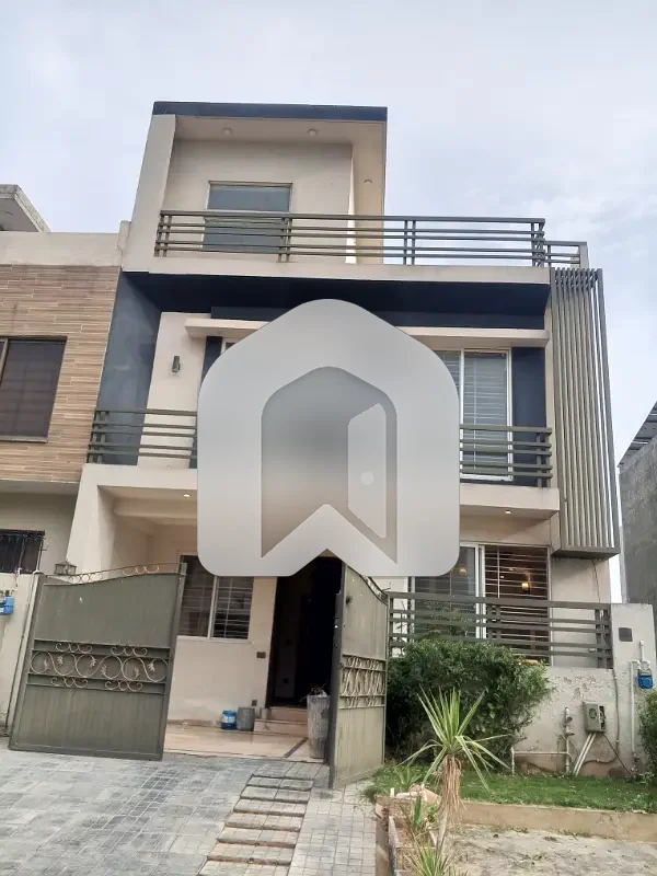 D-12 Islamabad 4 Marla Brand New Luxury House For Rent 3 Bed With Washroom Drawing Dining Lounge Tearus Kichen Store Room Servant Room Parking