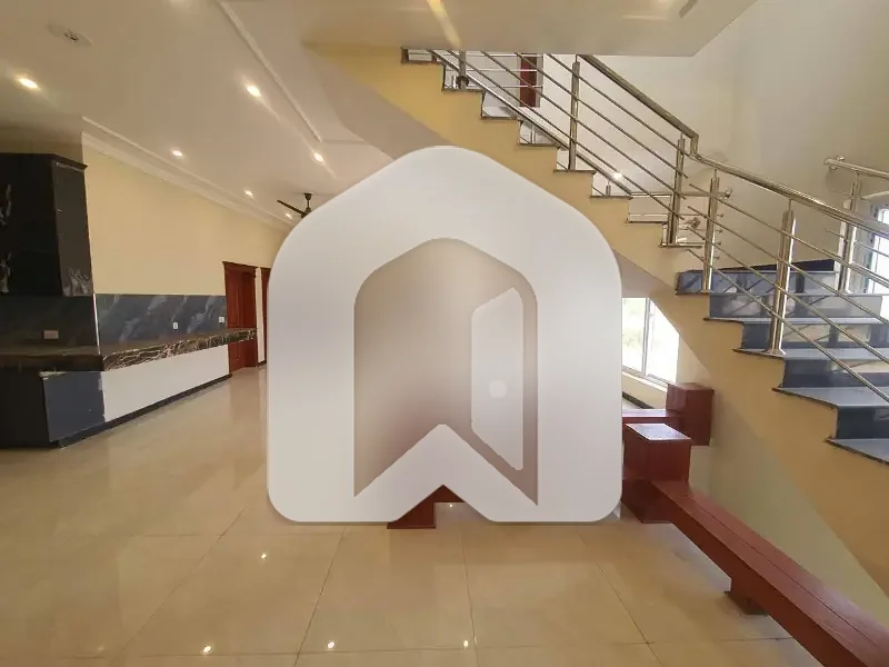 D-12 Islamabad 1Kanal Upper Portion For Rent 3bed With Washroom Drawing Dining Tvl Kichen Servant Room Parking, photo 2