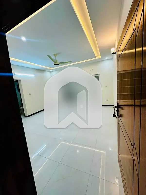 D-12 Islamabad 1Kanal Ground Portion For Rent 3bed With Washroom Drawing Dining Tvl Kichen Servant Room Parking, photo 16