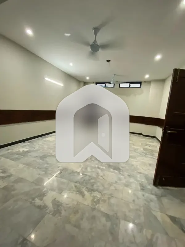 E-11/2 1Kanal Brand New Condition Ground Portion For Rent 3bed With Washroom Drawing Dining Tvl Kichen Servant Room Parking No Gas Electric Metr Sept, photo 10