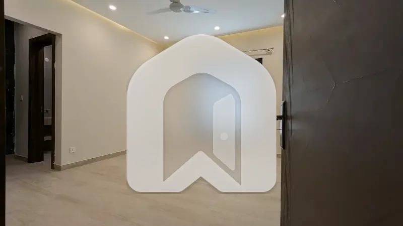 Lower Portion Sized 500 Square Yards In D-12, photo 9