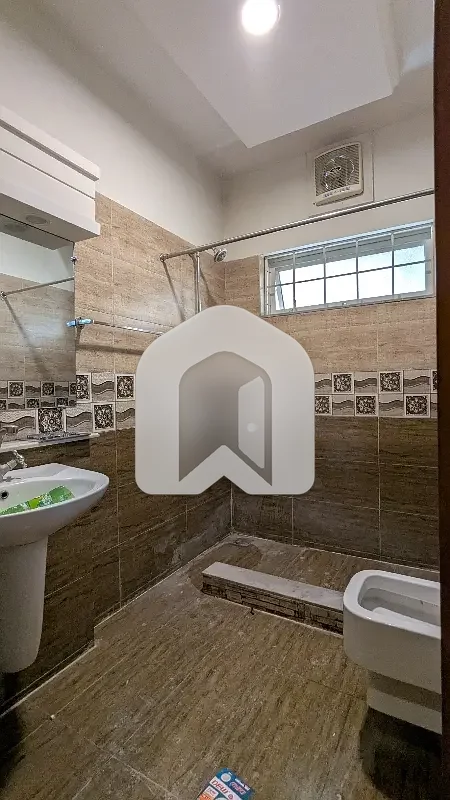 Lower Portion Of 20 Marla Is Available For rent In E-11, photo 15