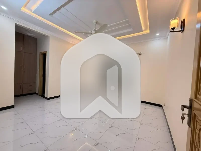 Independent Separate Entrance 12 Marla Brand New Upper Portion For Rent, photo 6