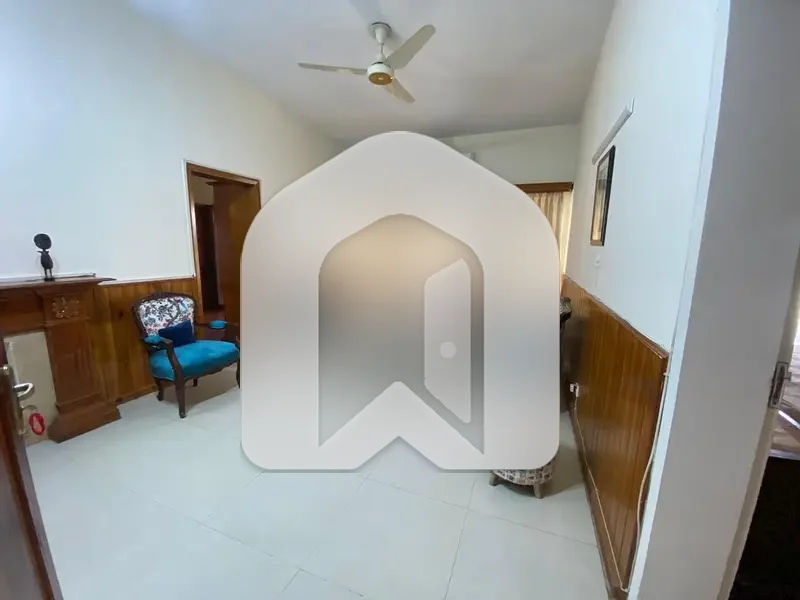 Beautiful Fully Furnished Portion With Separate Entrance, photo 9