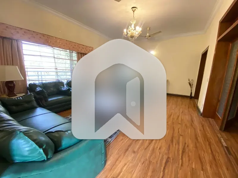 Beautiful Fully Furnished Portion With Separate Entrance