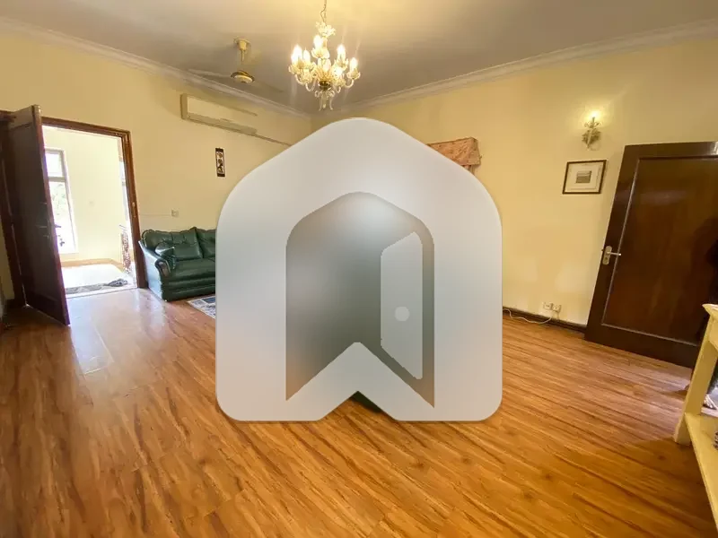 Beautiful Fully Furnished Portion With Separate Entrance, photo 13