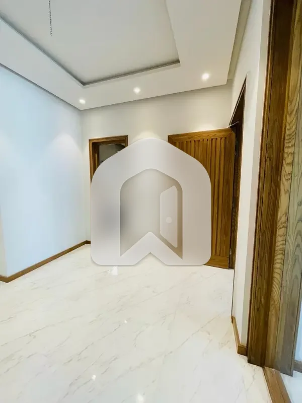 Branded New Luxury House Available For Rent, photo 15