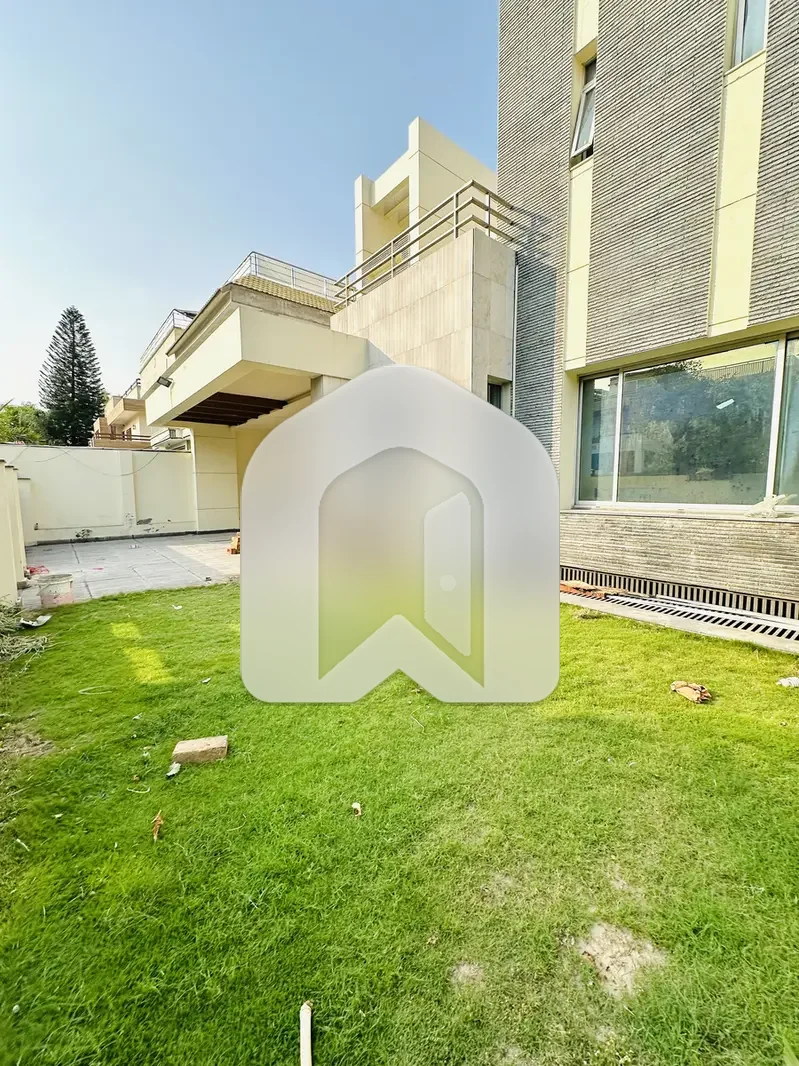 1 Kanal Triple Storey Beautiful House Available For Rent In F-11