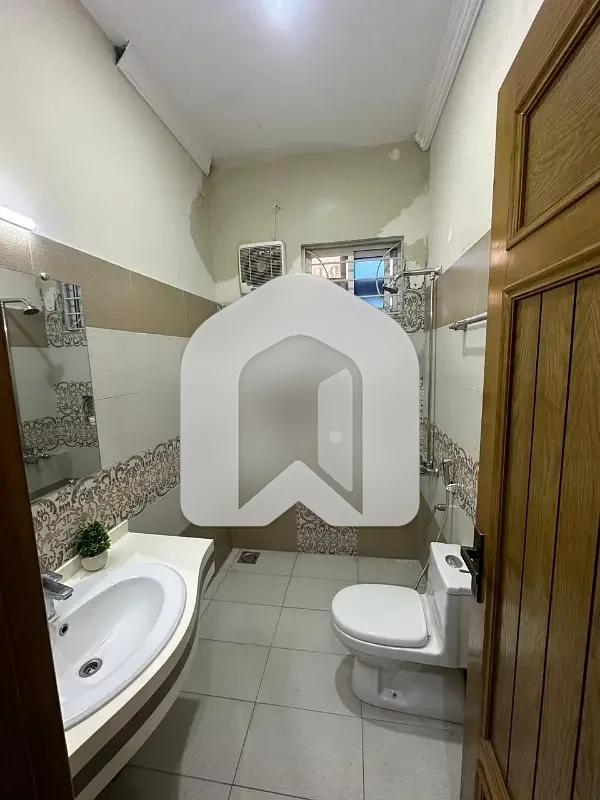 10 Marla Tile Floor Like Brand New Upper Portion For Rent In G-14/4 Islamabad, photo 6